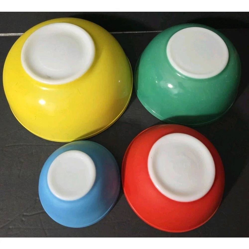 ​Vintage Pyrex Primary Colors Nesting Bowl Set 401-404 | Well-Loved Matte Finish